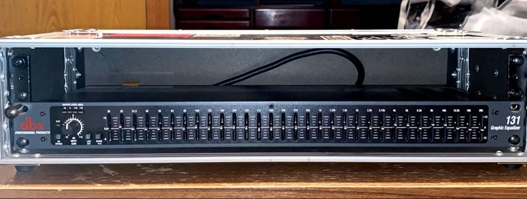 セット dbx グラフィックイコライザー 131 ＋ 2U ハーフラックケース付