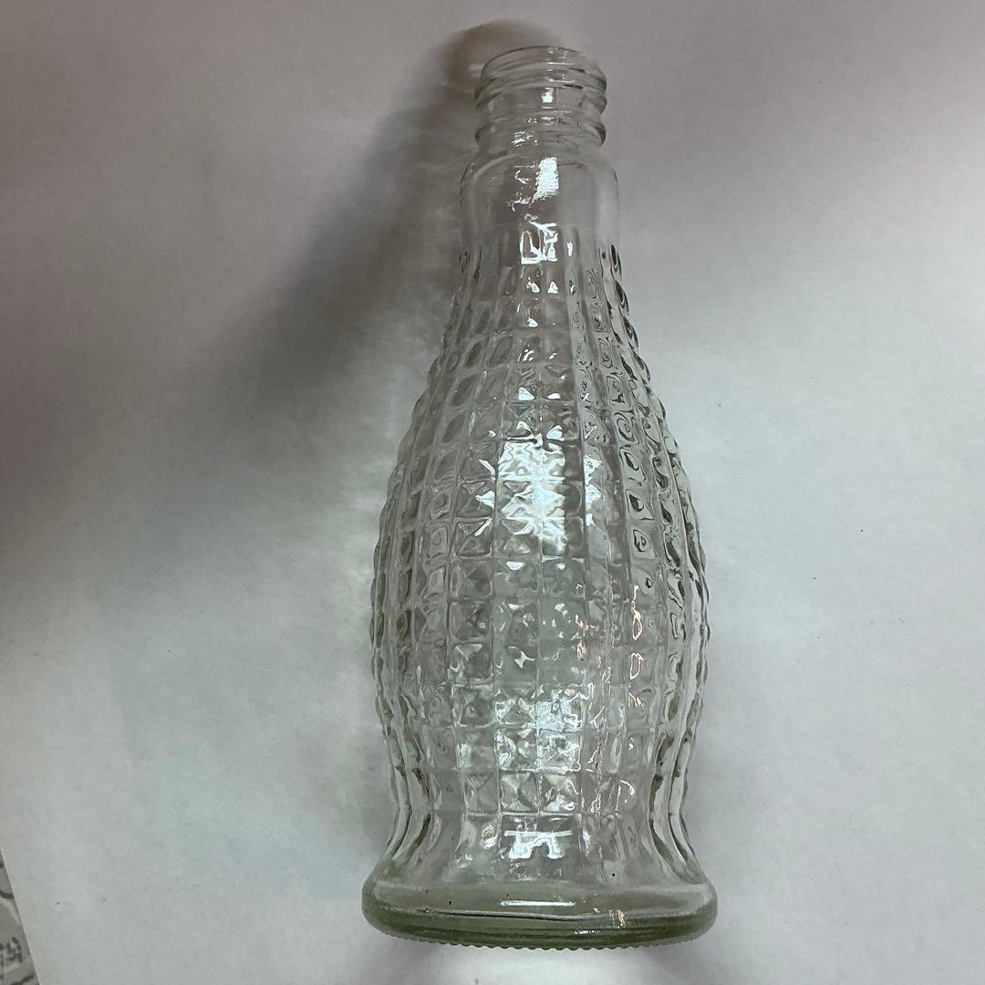 ヴィンテージ　ガラス瓶　エンボス　ダイヤモンドカット