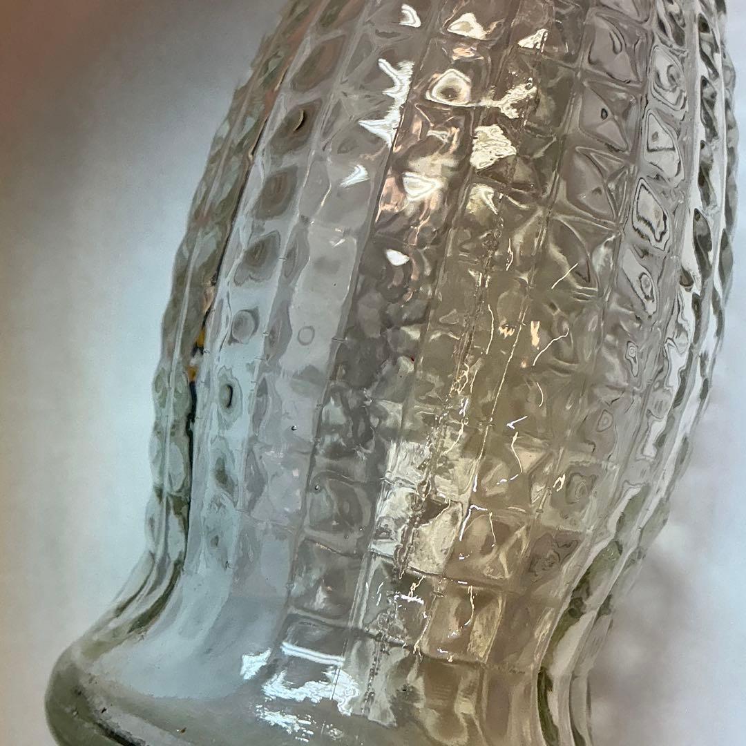 ヴィンテージ　ガラス瓶　エンボス　ダイヤモンドカット