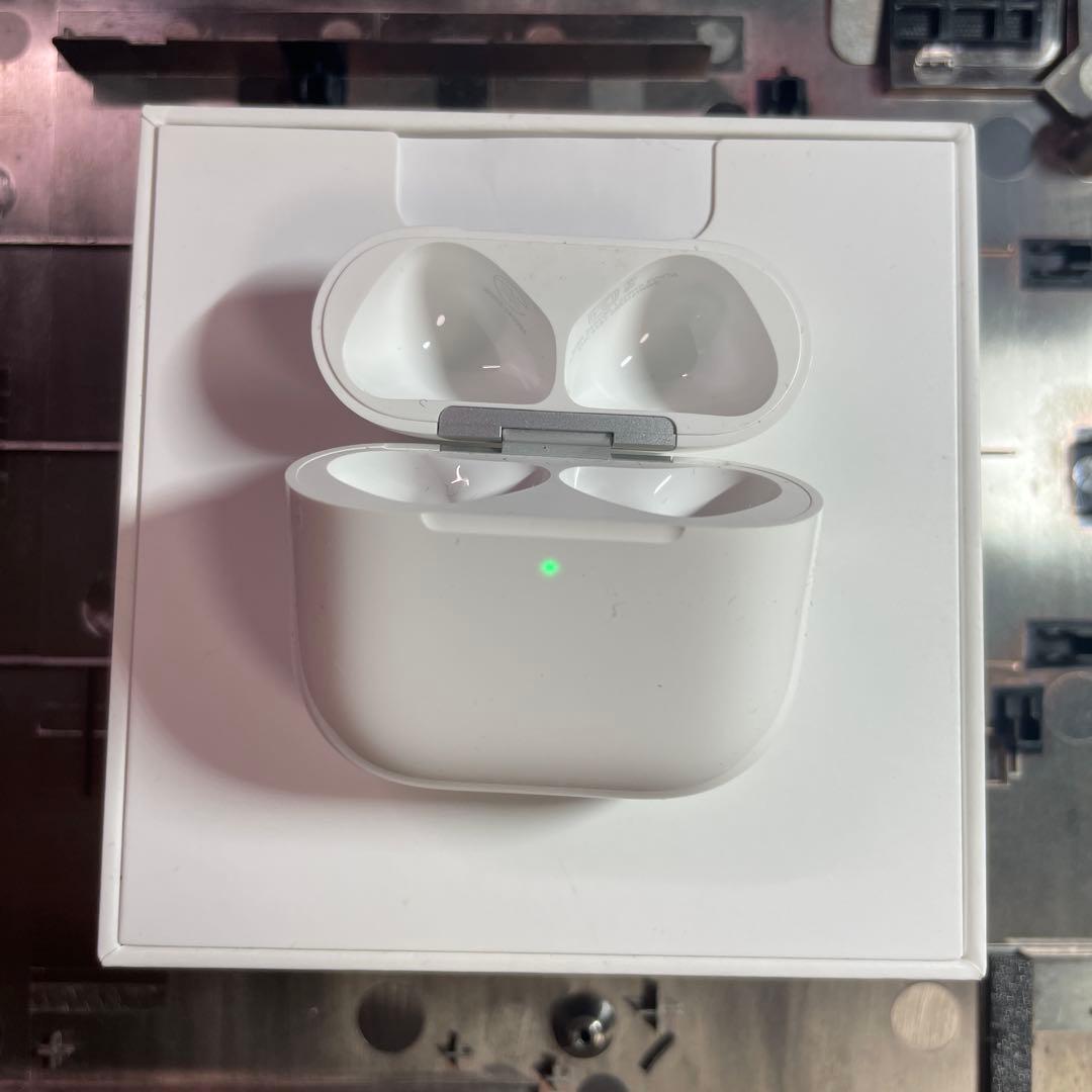 Apple AirPods 第4世代　ANC 充電ケース