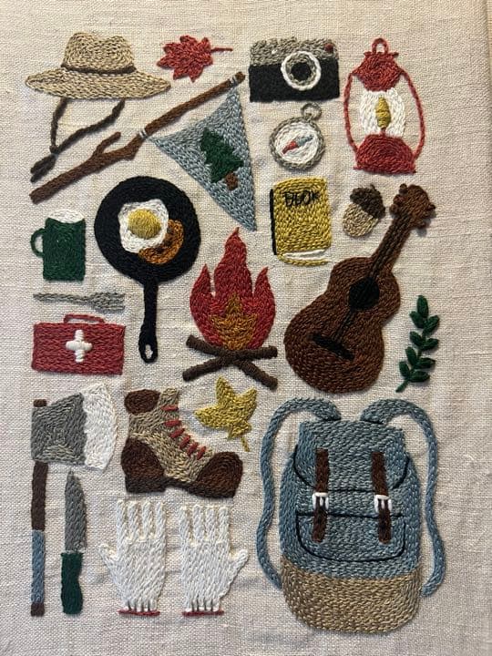 ハンドメイド手刺繍　刺しゅうフレーム　キャンパー