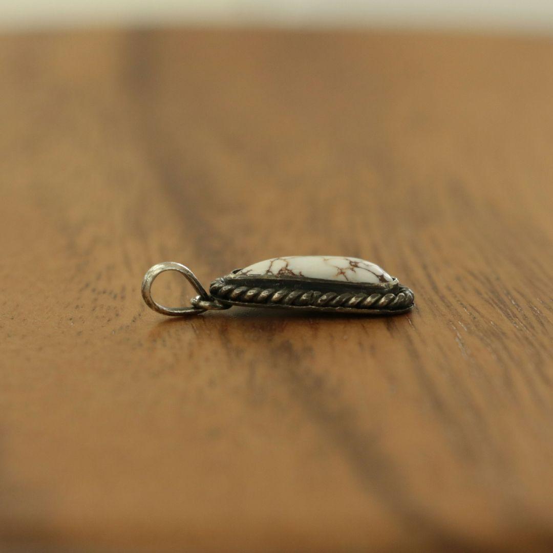 ワイルドホースペンダント ハンドメイドネックレス インディアンジュエリー風