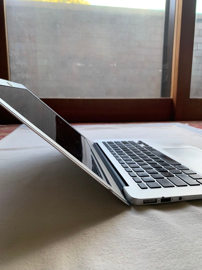 ジャンク品✴︎MacBook Air (13-inch, 2017) A1466