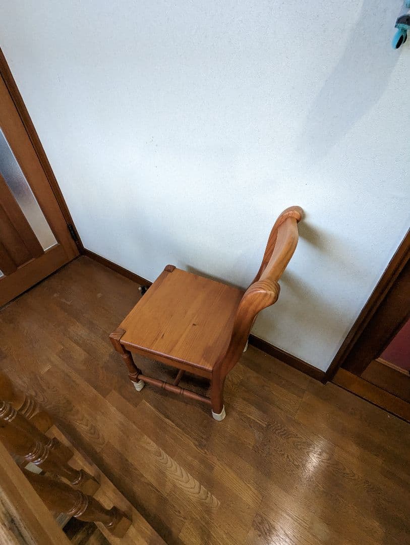 フランスベッド　カントリーダイニングチェア　無垢材の椅子