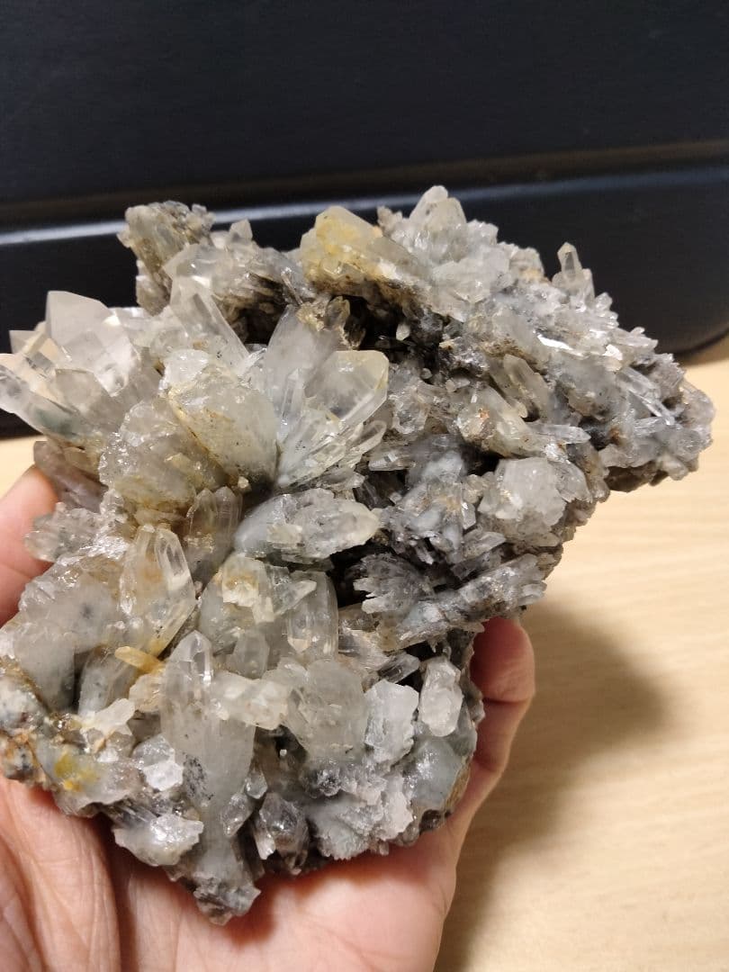 埼玉県秩父市中津川 秩父鉱山 橋掛沢　水晶クラスター 番号3