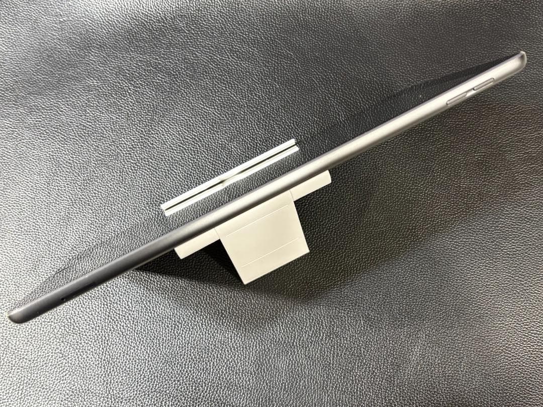 iPad 第7世代 Wi-Fi + Cellular 32GB スペースグレイ