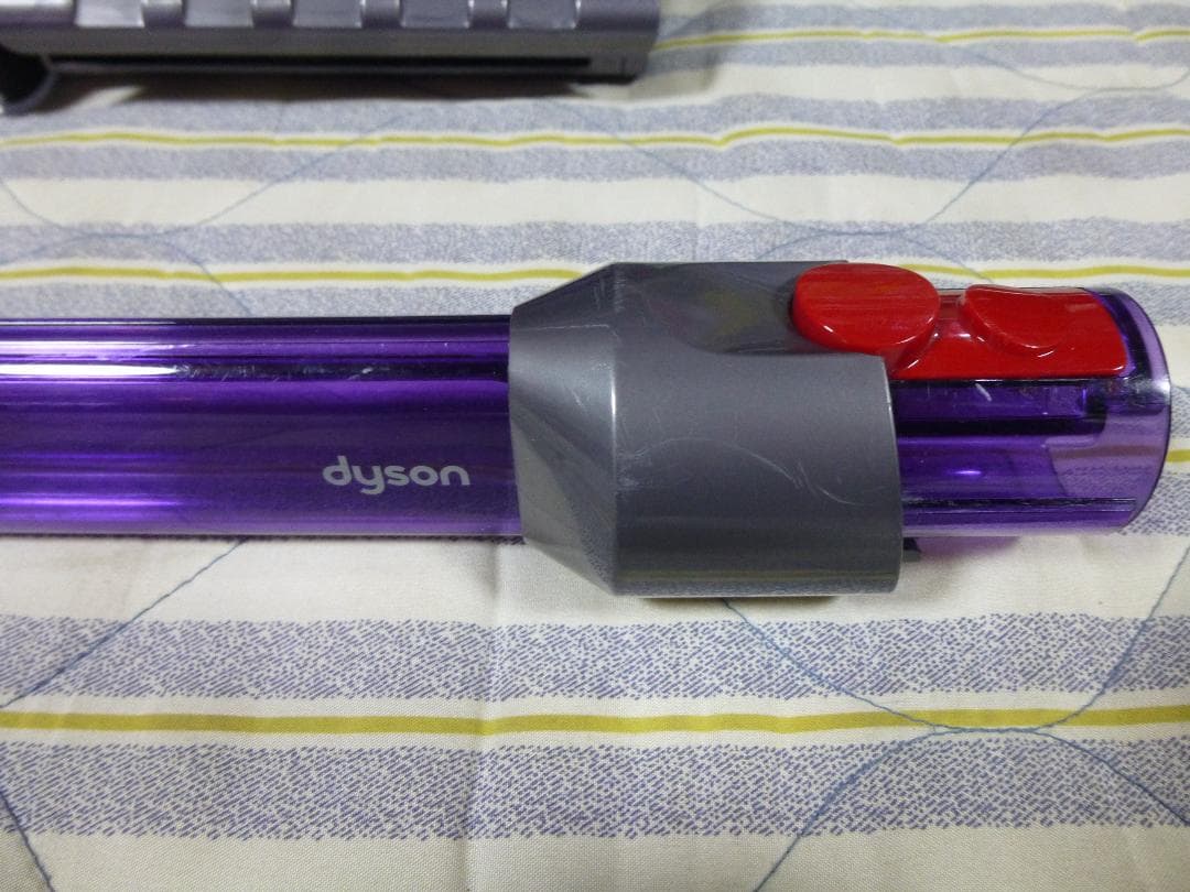 ダイソンSV18　動作確認済み　　目立つキズ無し　エコ54分　充電スタンド付属