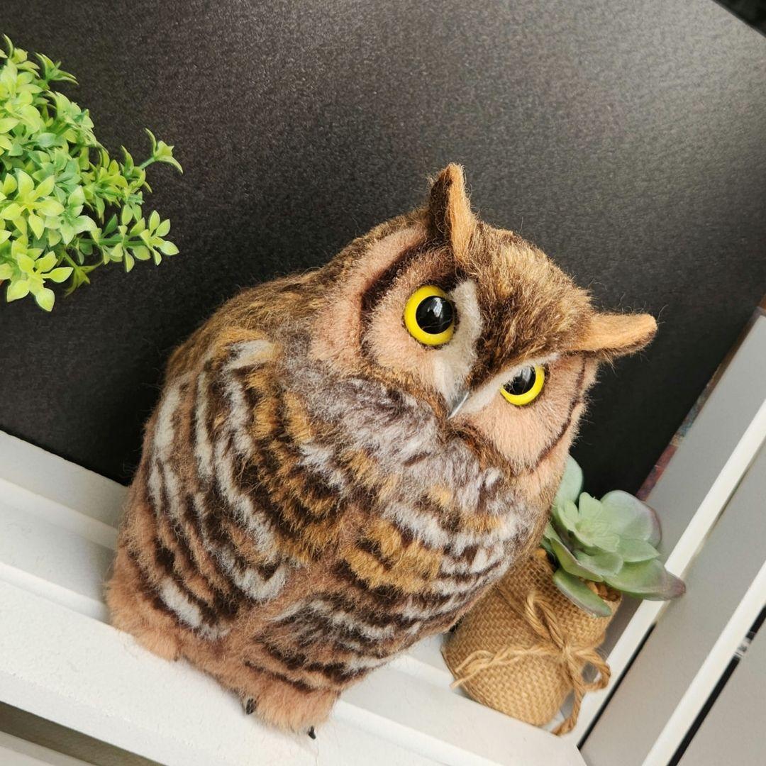 羊毛フェルト製置物　アメリカワシミミズク　高さ約19cm