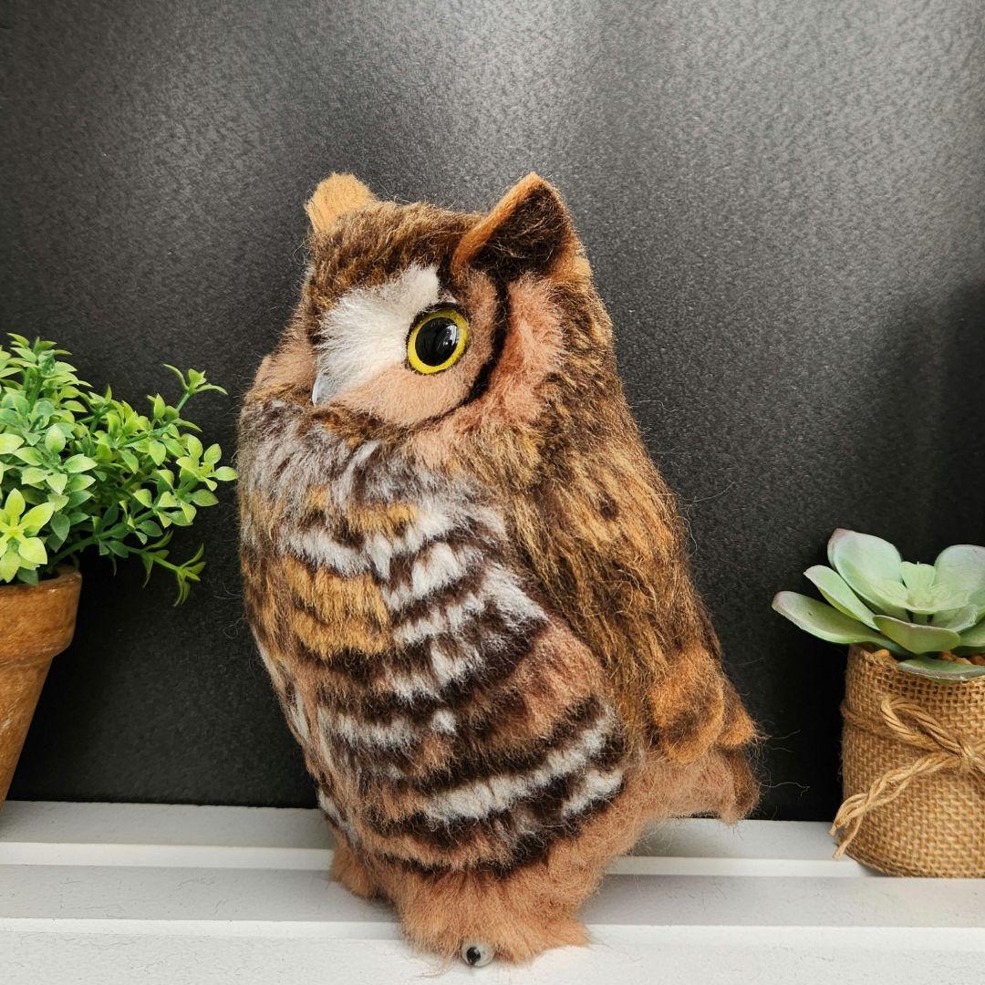 羊毛フェルト製置物　アメリカワシミミズク　高さ約19cm