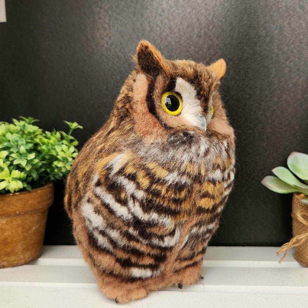 羊毛フェルト製置物　アメリカワシミミズク　高さ約19cm