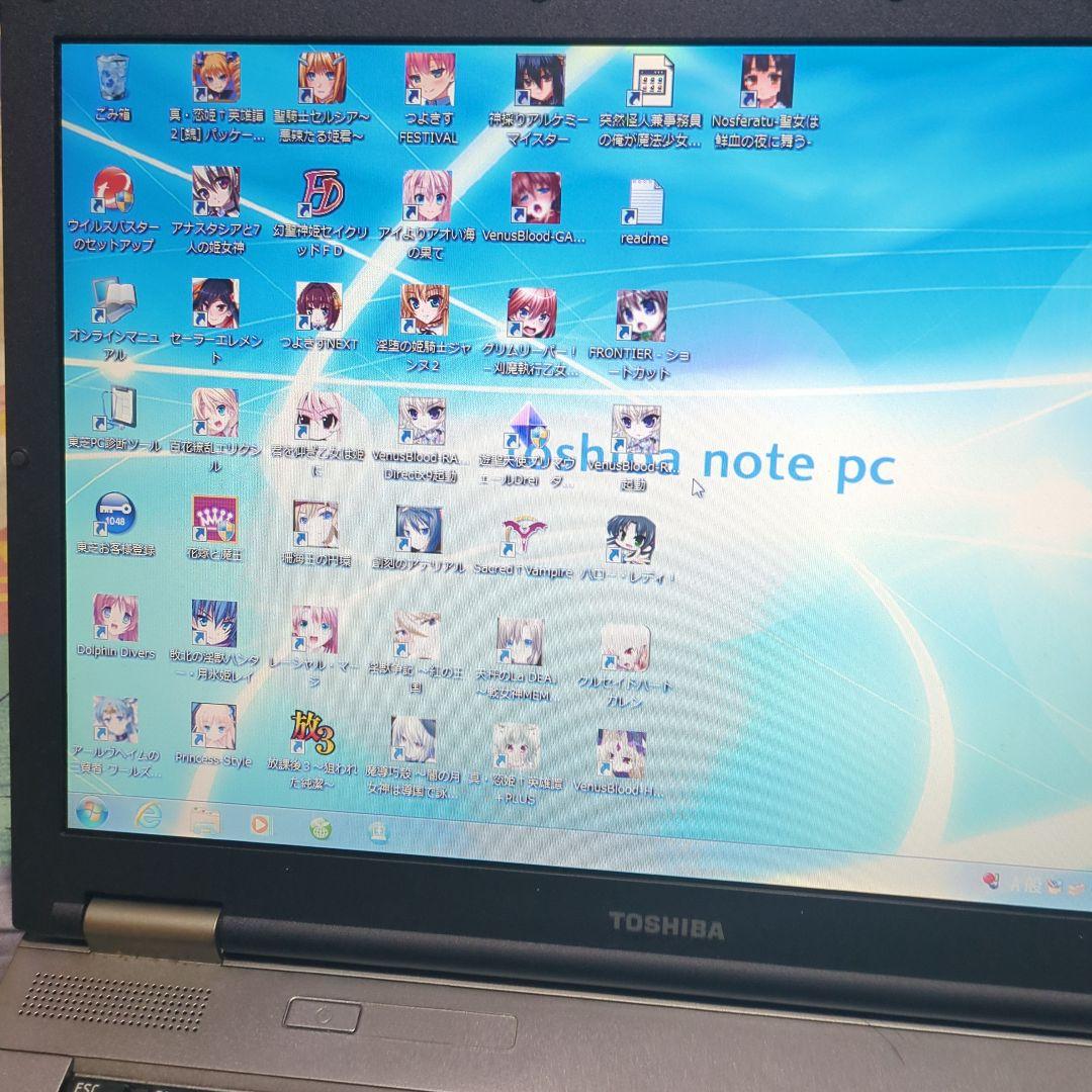 TOSHIBA ノートパソコン 本体．ウインドウズ7