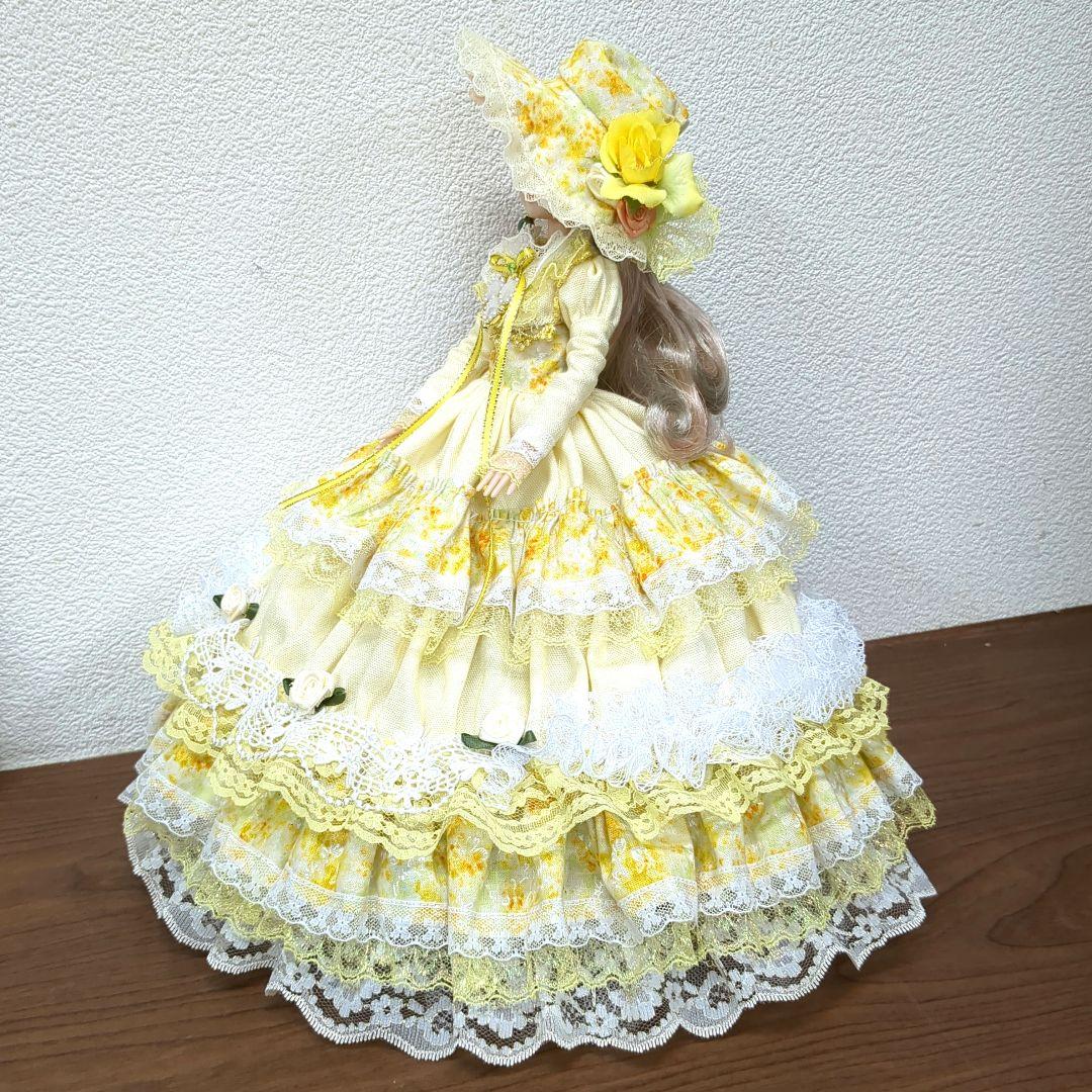 コ*ズ様 ジェニーフレンド27cmドール服　黄色♡レースとギャザーのドレス