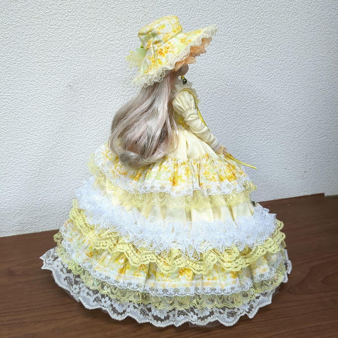コ*ズ様 ジェニーフレンド27cmドール服　黄色♡レースとギャザーのドレス