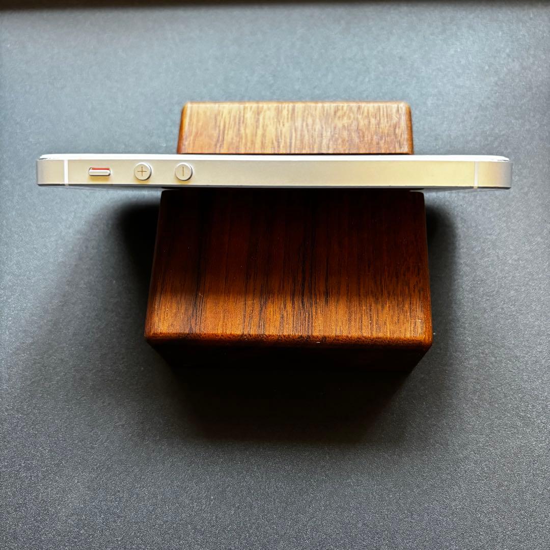 ✨バッテリー新品交換済み: 美品✨Apple iPhone 5s 16GB