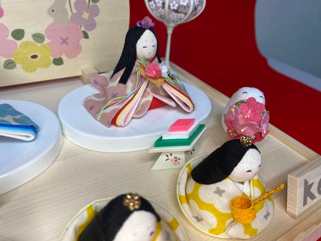 koti　雛人形　五人飾り収納セット・サイズ間口約３３×奥行約２４×高さ約２６㎝