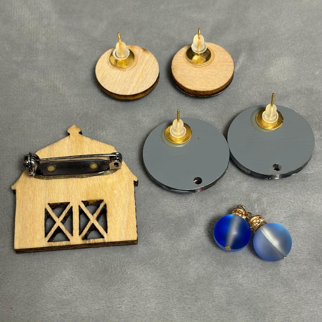 ハンドメイド作家　insary様　太陽と月　ピアス　サーカス小屋ブローチ