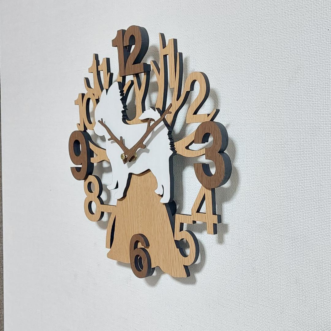 名入れ・文字入れ　木とワンちゃん　デザイン壁掛け静音時計 チワワ　白