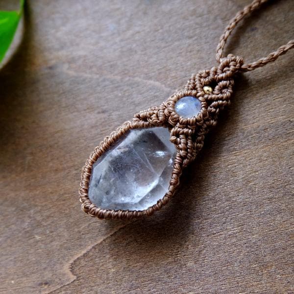 両剣水晶原石・レインボームーンストーン マクラメ編みペンダントネックレス3515