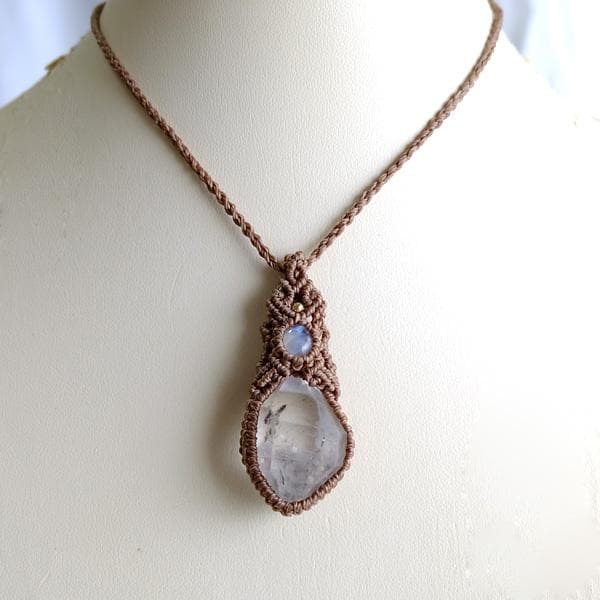 両剣水晶原石・レインボームーンストーン マクラメ編みペンダントネックレス3515