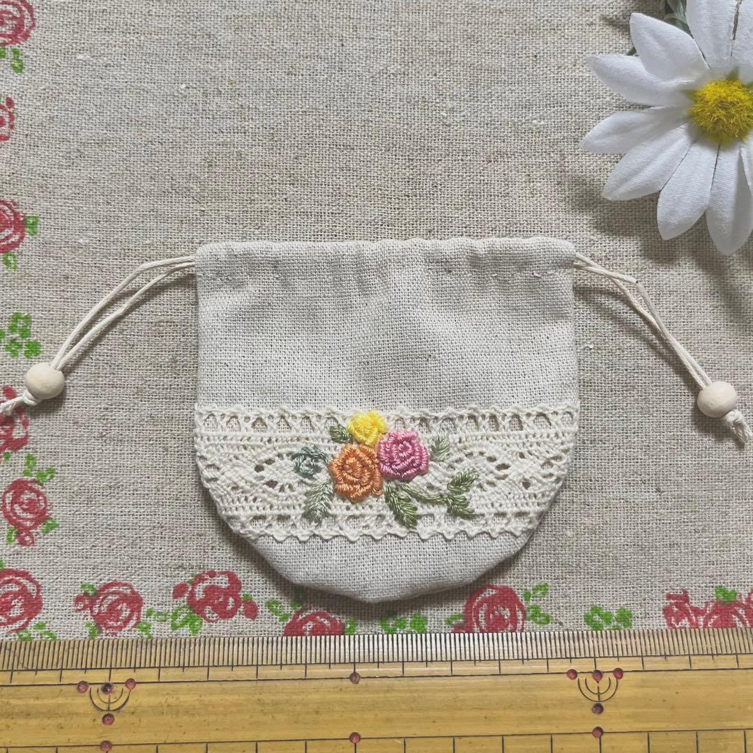 2308-2 手のひら巾着サシェ 香り袋 綿麻 レース ローズ刺繍 オレンジ