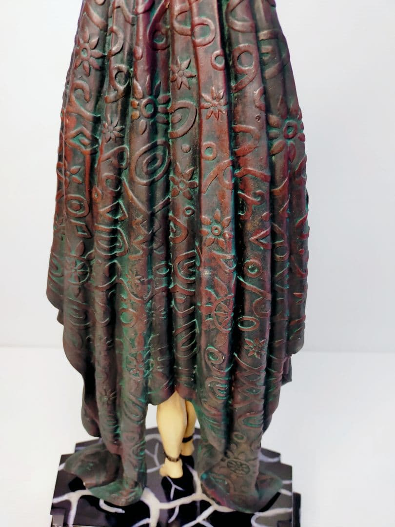 チパルス風女神　アールデコ調　レジン素材銅像