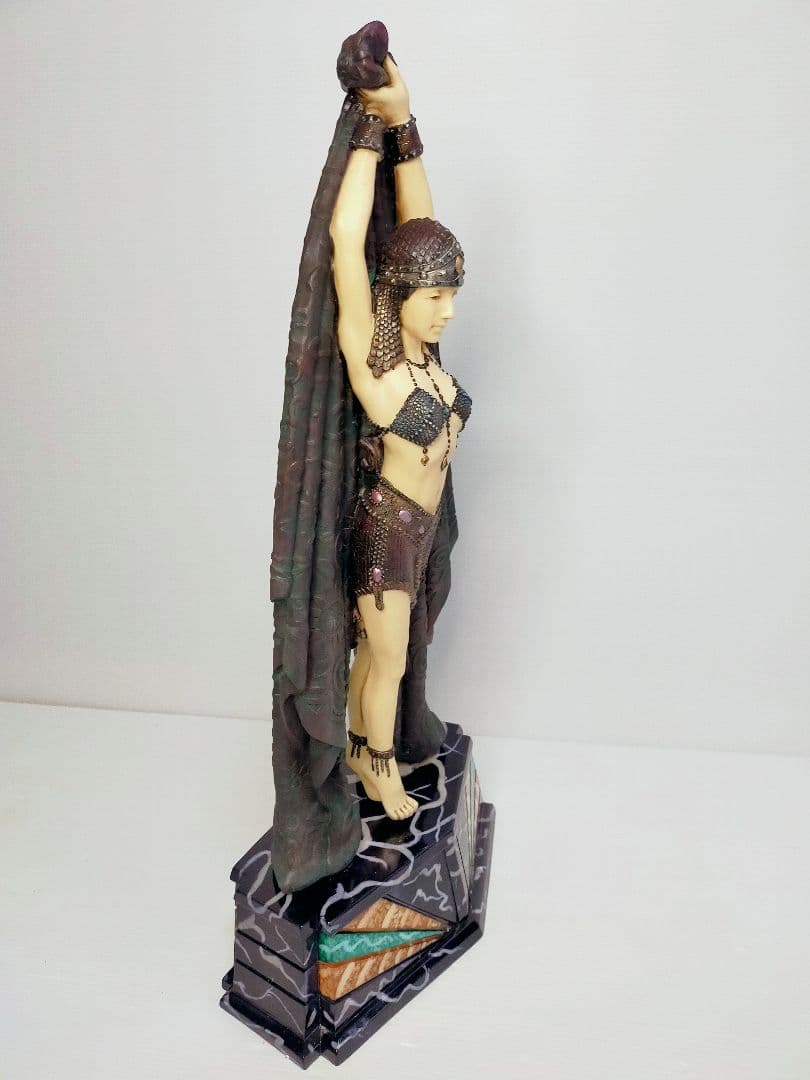 チパルス風女神　アールデコ調　レジン素材銅像