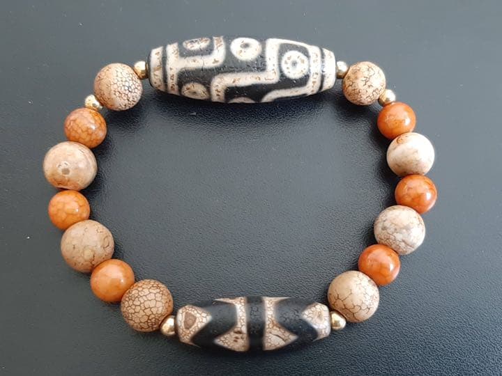 チベットジービーズ 西蔵天珠 至純天珠 火供龍紋九眼天珠虎牙天珠のブレスレット