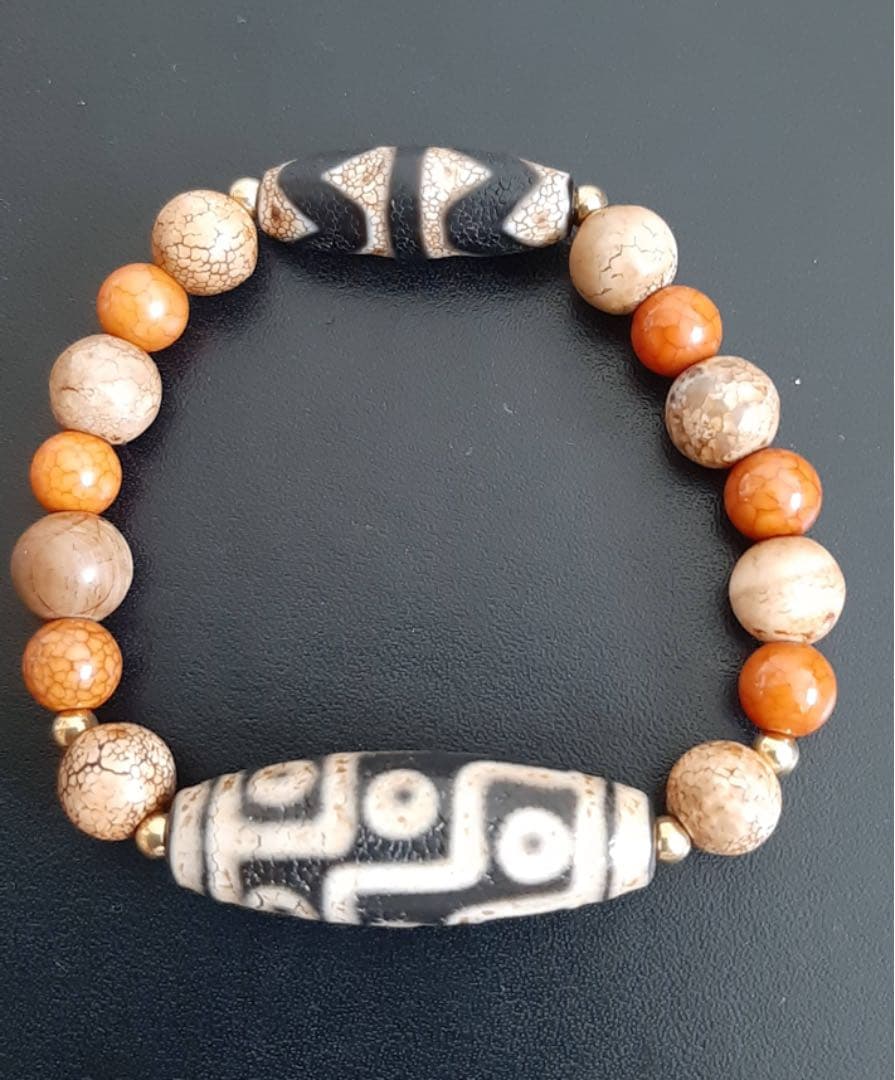 チベットジービーズ 西蔵天珠 至純天珠 火供龍紋九眼天珠虎牙天珠のブレスレット
