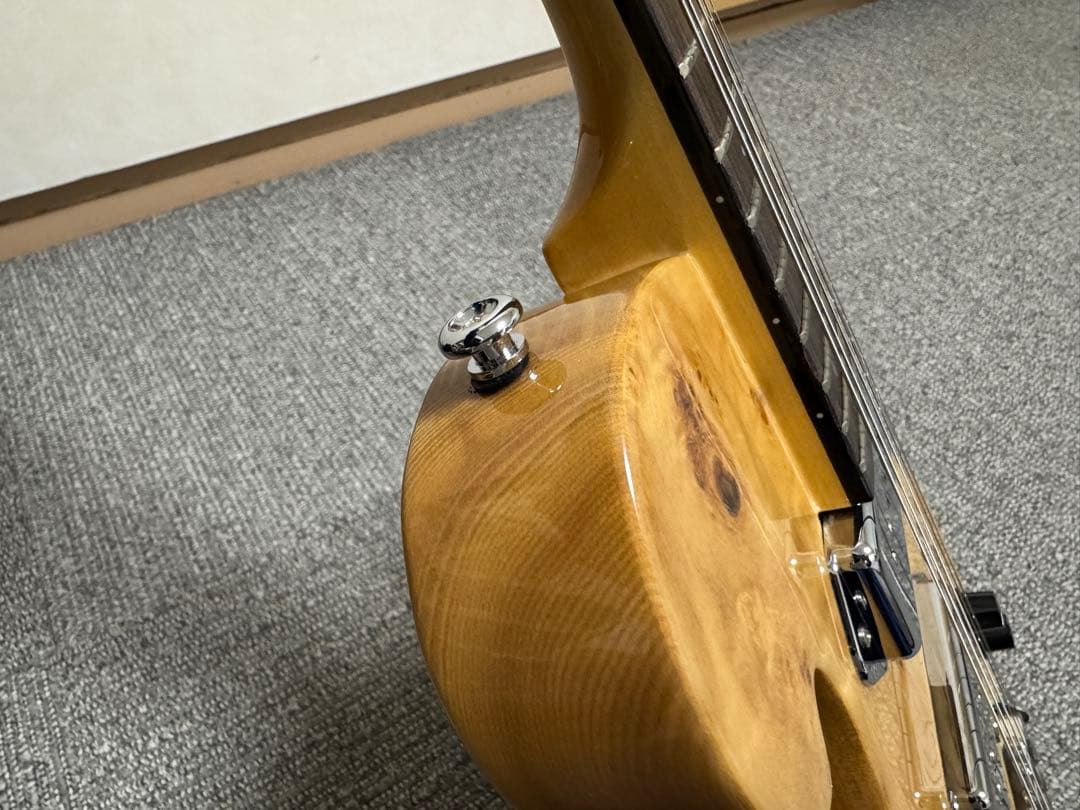 新品同様 オリジナルエレキギター バールメープル トラピーズテールピース