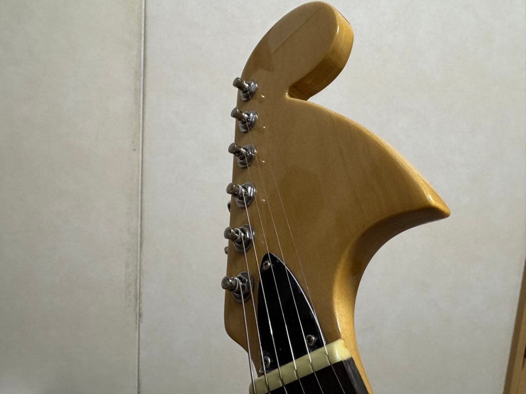 新品同様 オリジナルエレキギター バールメープル トラピーズテールピース