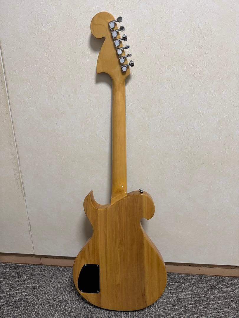 新品同様 オリジナルエレキギター バールメープル トラピーズテールピース
