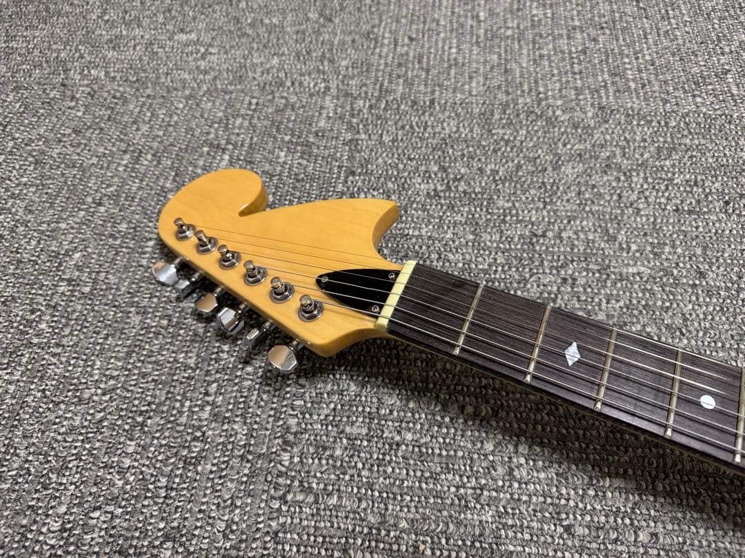 新品同様 オリジナルエレキギター バールメープル トラピーズテールピース