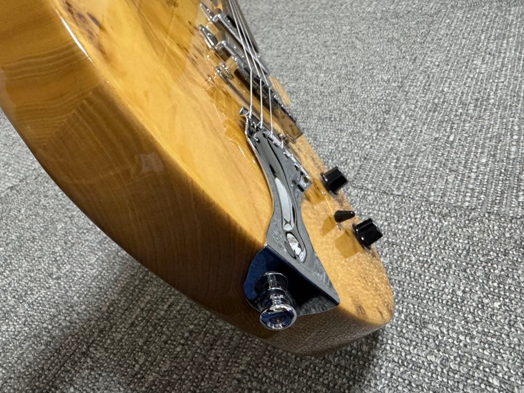 新品同様 オリジナルエレキギター バールメープル トラピーズテールピース