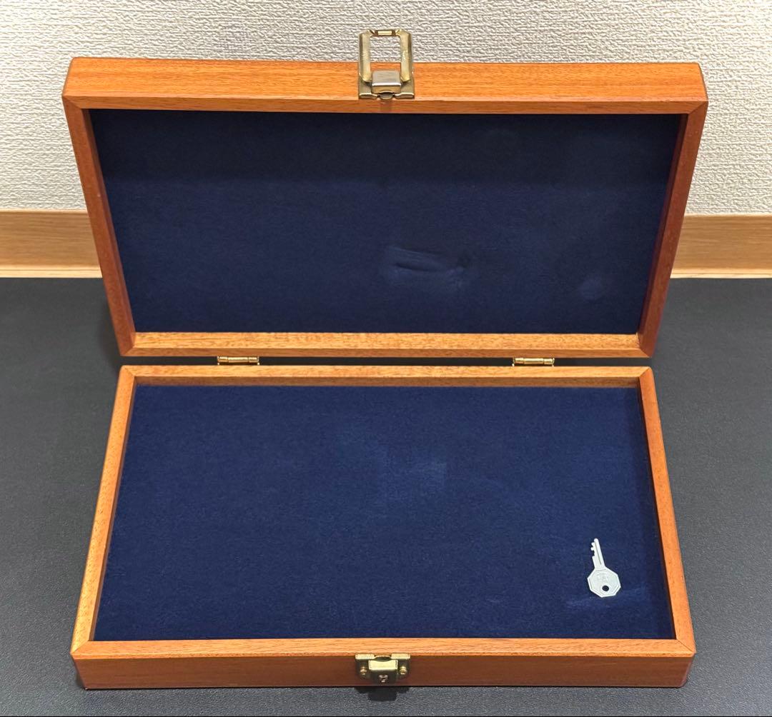 S&W社純正品 木製高級プレゼンテーションケース 実物