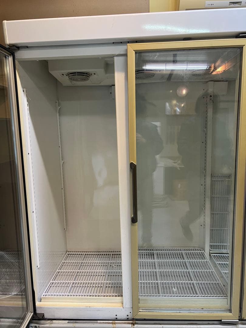 業務用 3ドア冷蔵庫 ショーケース スチール棚付き SANYO SRM 673N