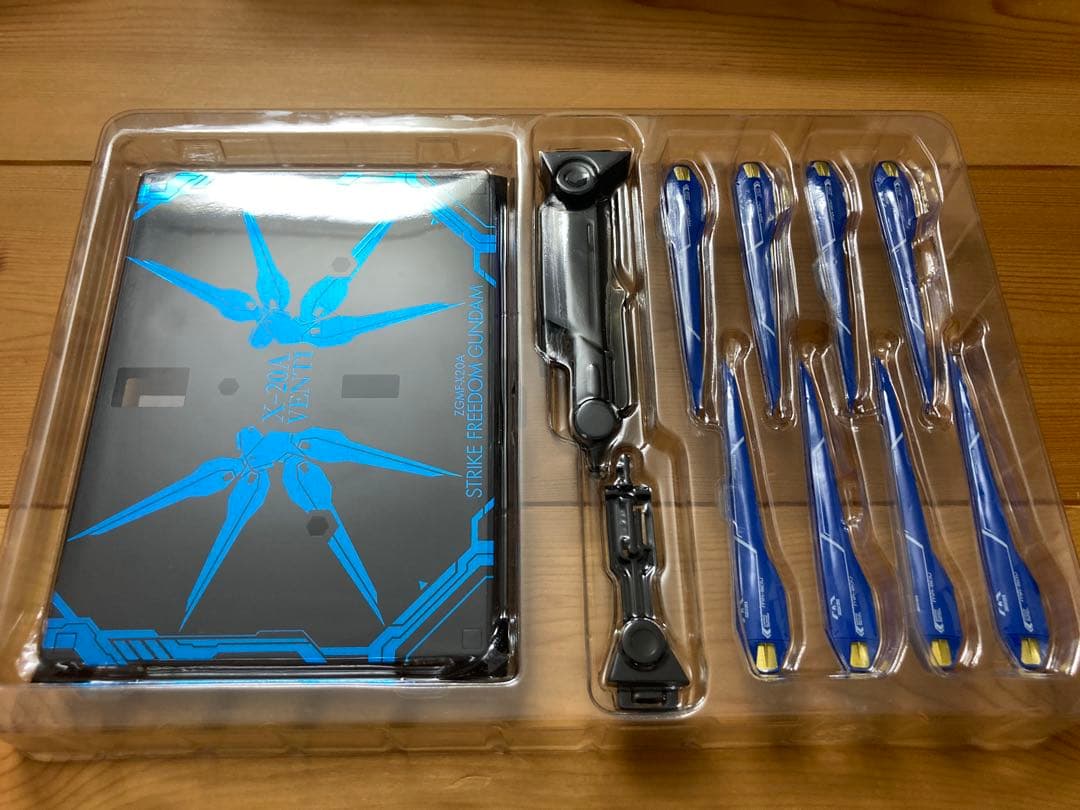 L ROBOT魂ストライクフリーダムガンダムRe:Coordinate