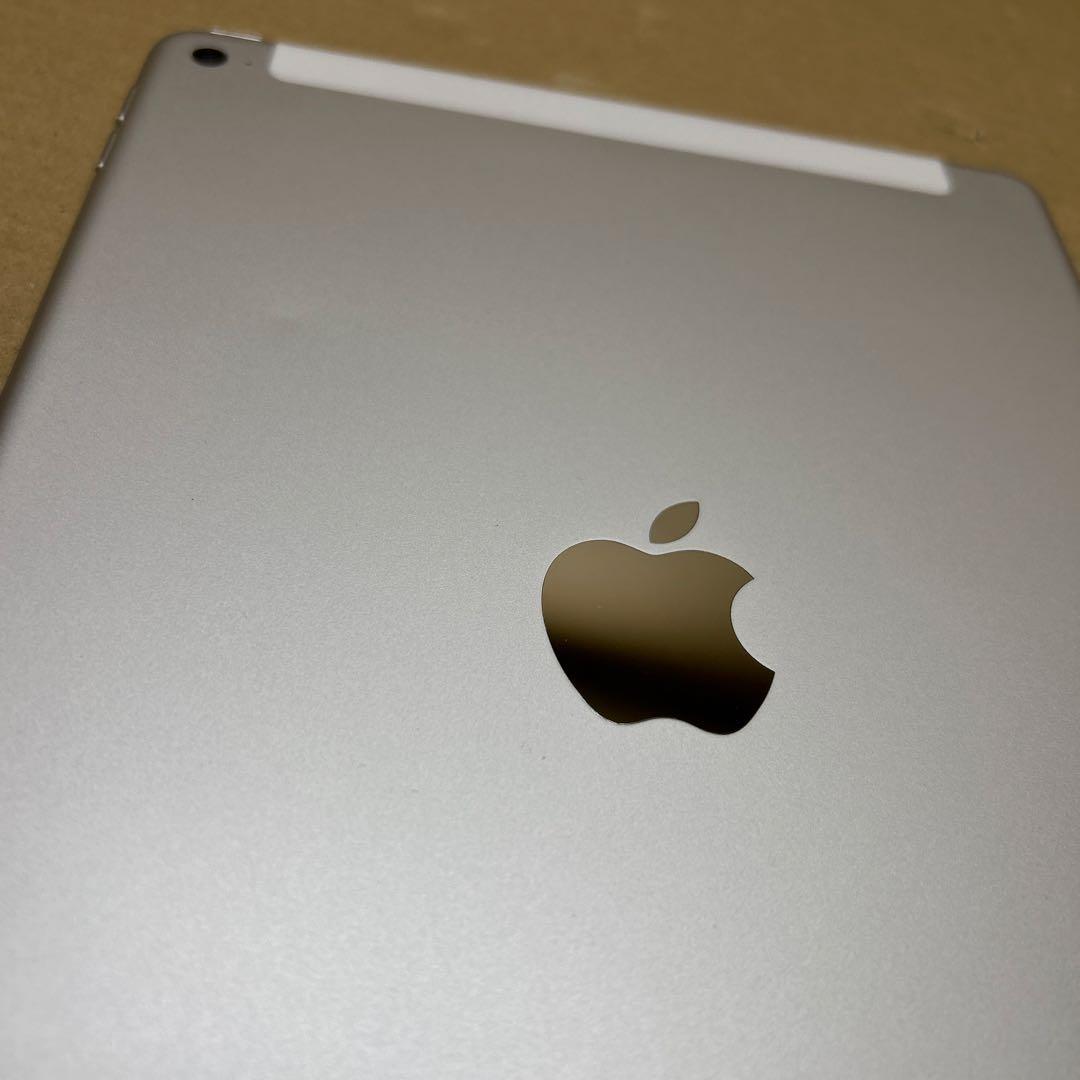 Apple iPad Air 2 Wi-Fi +セルラー　128GB シルバー