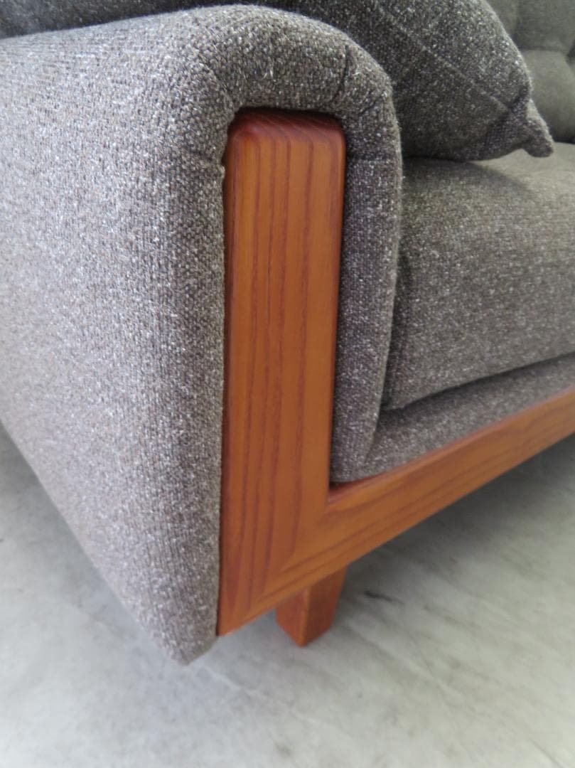 展示品■ACMEアクメファニチャー■ウィンダン■3人掛けソファ■35万■フェザー