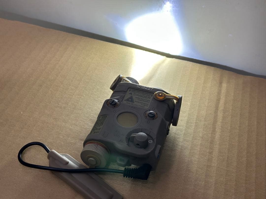 【突然出品終了の場合あり】FMA PEQ-15 FDE ライトモジュール