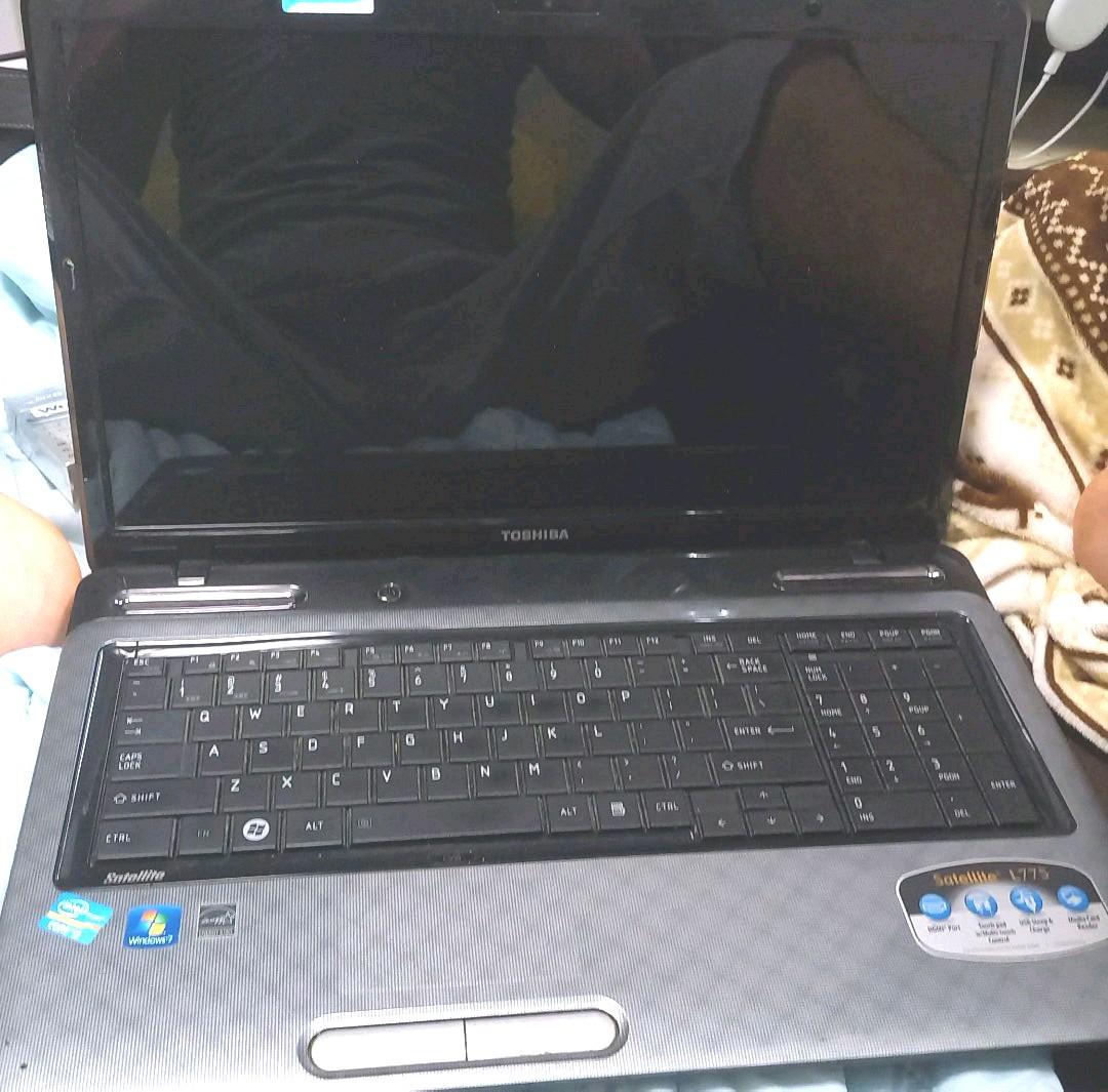 東芝satellite L775-S7111(米国版)