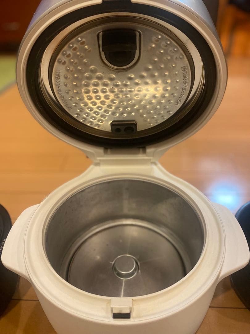 バルミューダ 3合炊き電気炊飯器 BALMUDA K03A-WH