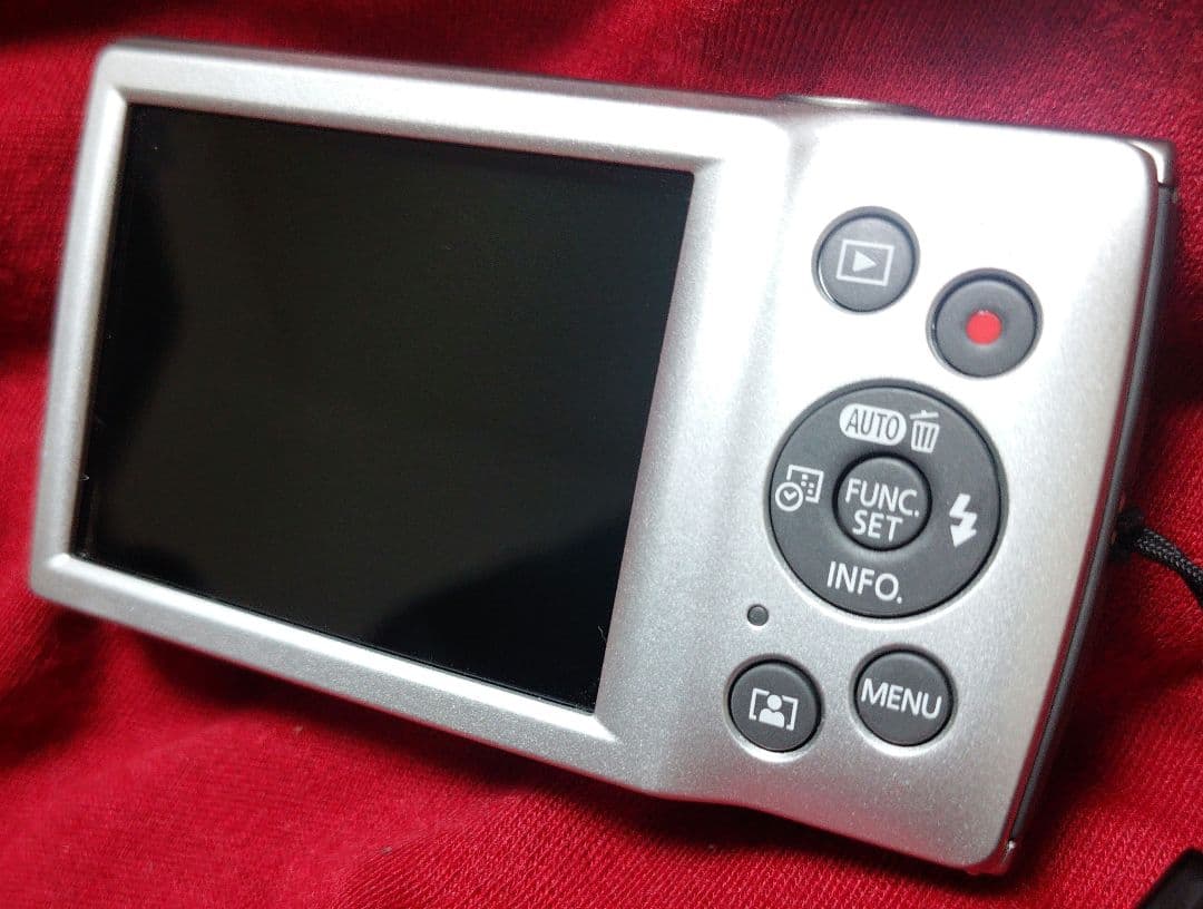CANON IXY 200 コンパクトデジタルカメラ シルバー メモリーカード付