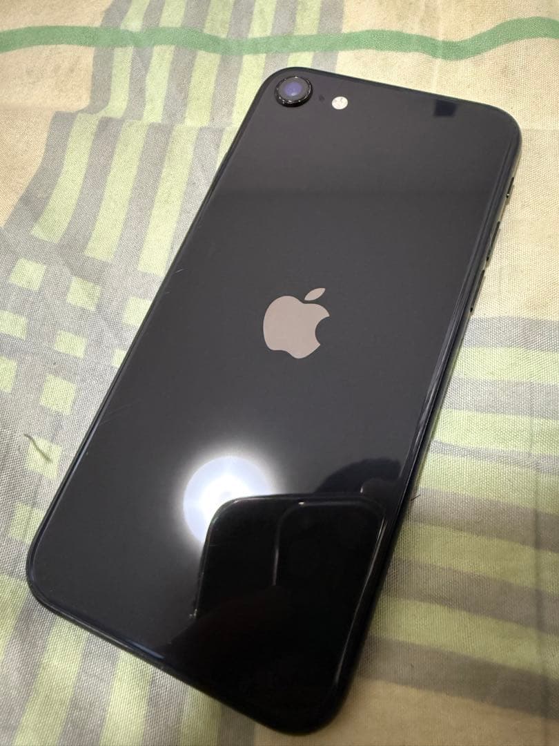 Apple iPhone SE ブラック SiMフリー