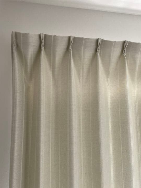 美品　布カーテン　2枚