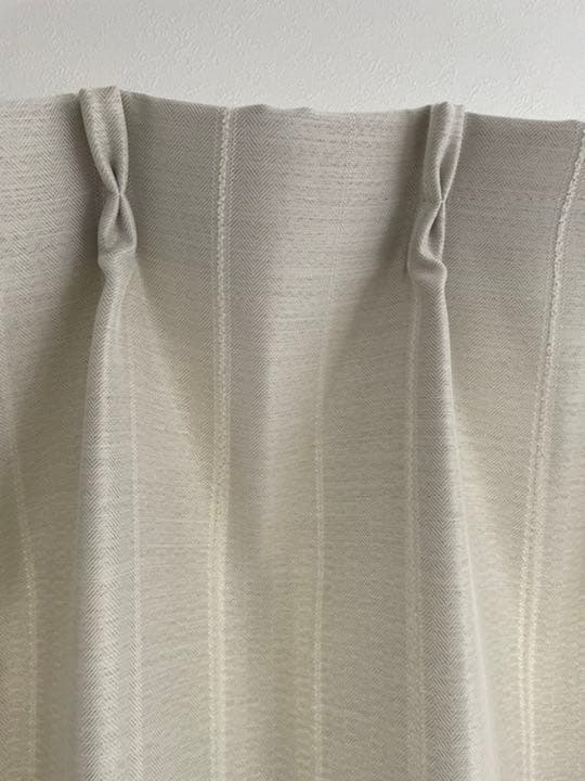 美品　布カーテン　2枚