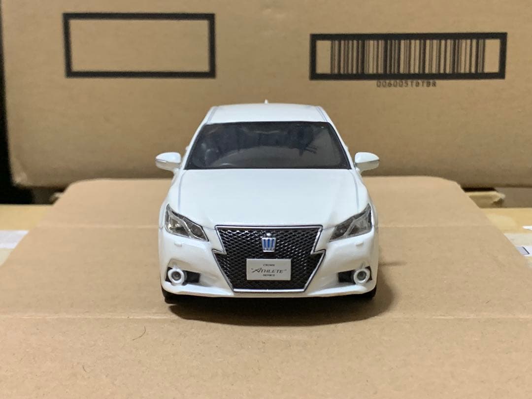 x*a様 クラウンアスリート カラーサンプル