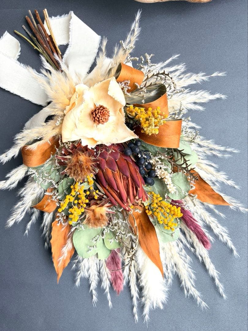 ミモザとプロテアのブーケ　ドライフラワースワッグ　インテリア　ウェディングブーケ
