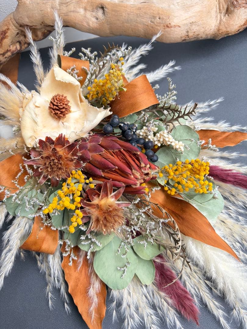 ミモザとプロテアのブーケ　ドライフラワースワッグ　インテリア　ウェディングブーケ
