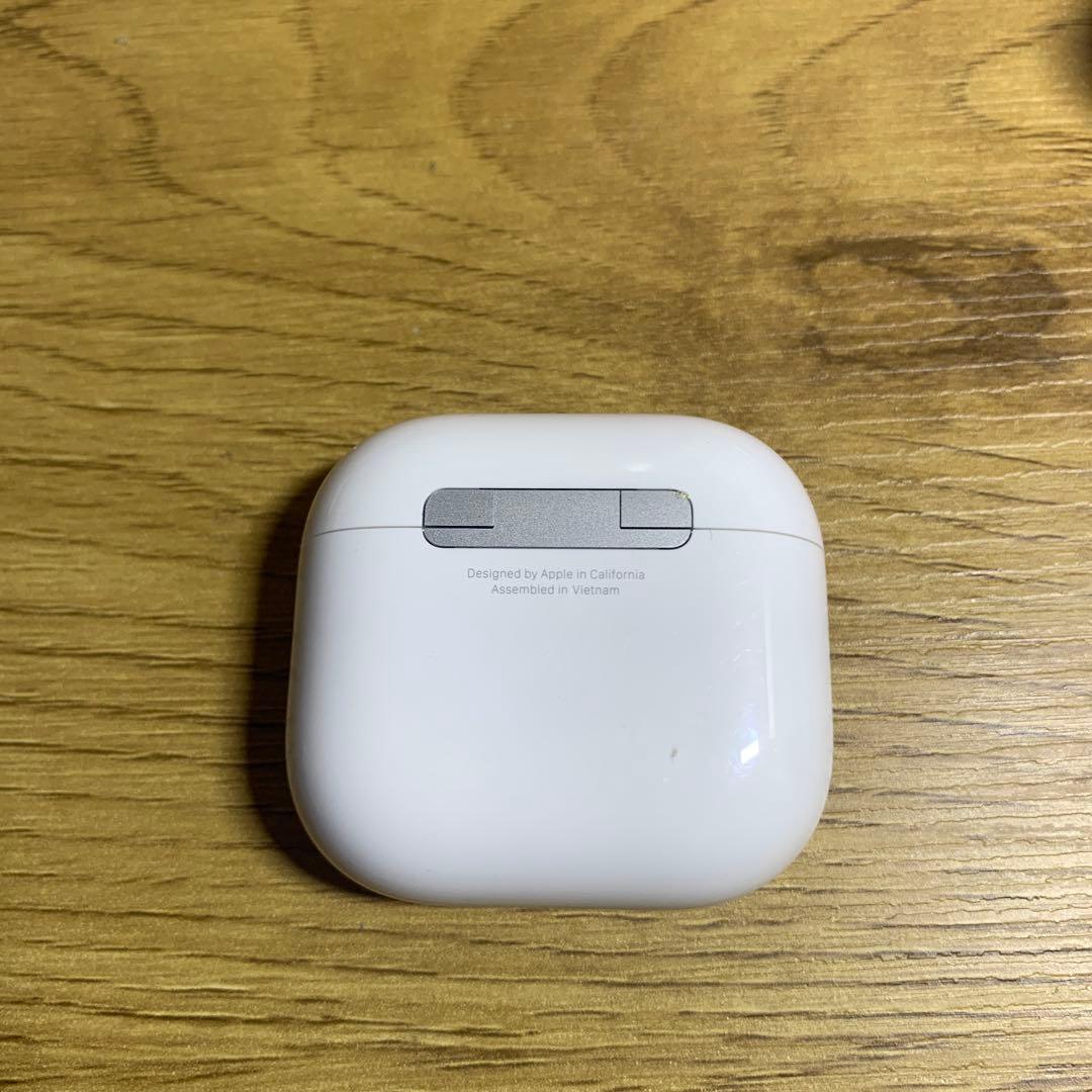 Apple AirPods 第4世代　ANC ノイズキャンセリング付　充電ケース