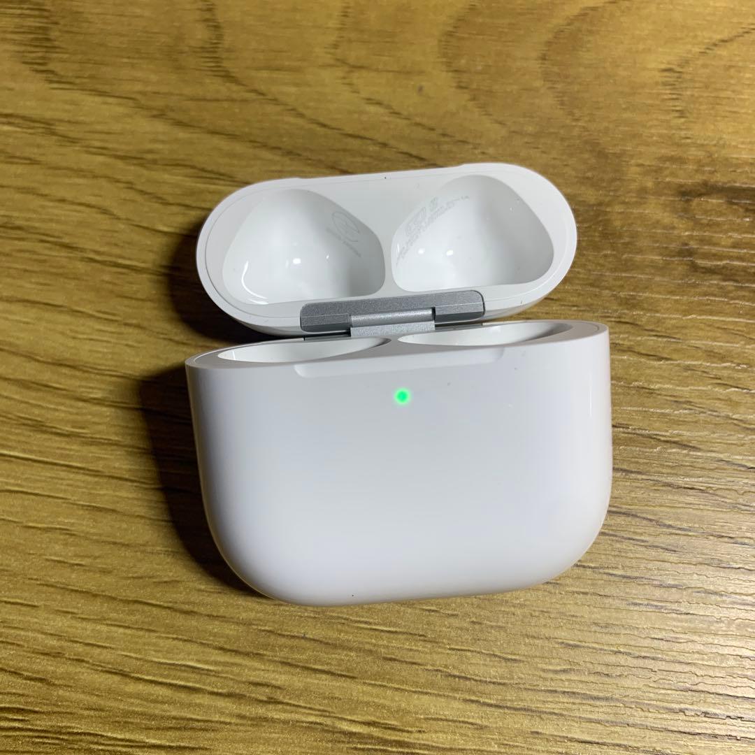 Apple AirPods 第4世代　ANC ノイズキャンセリング付　充電ケース